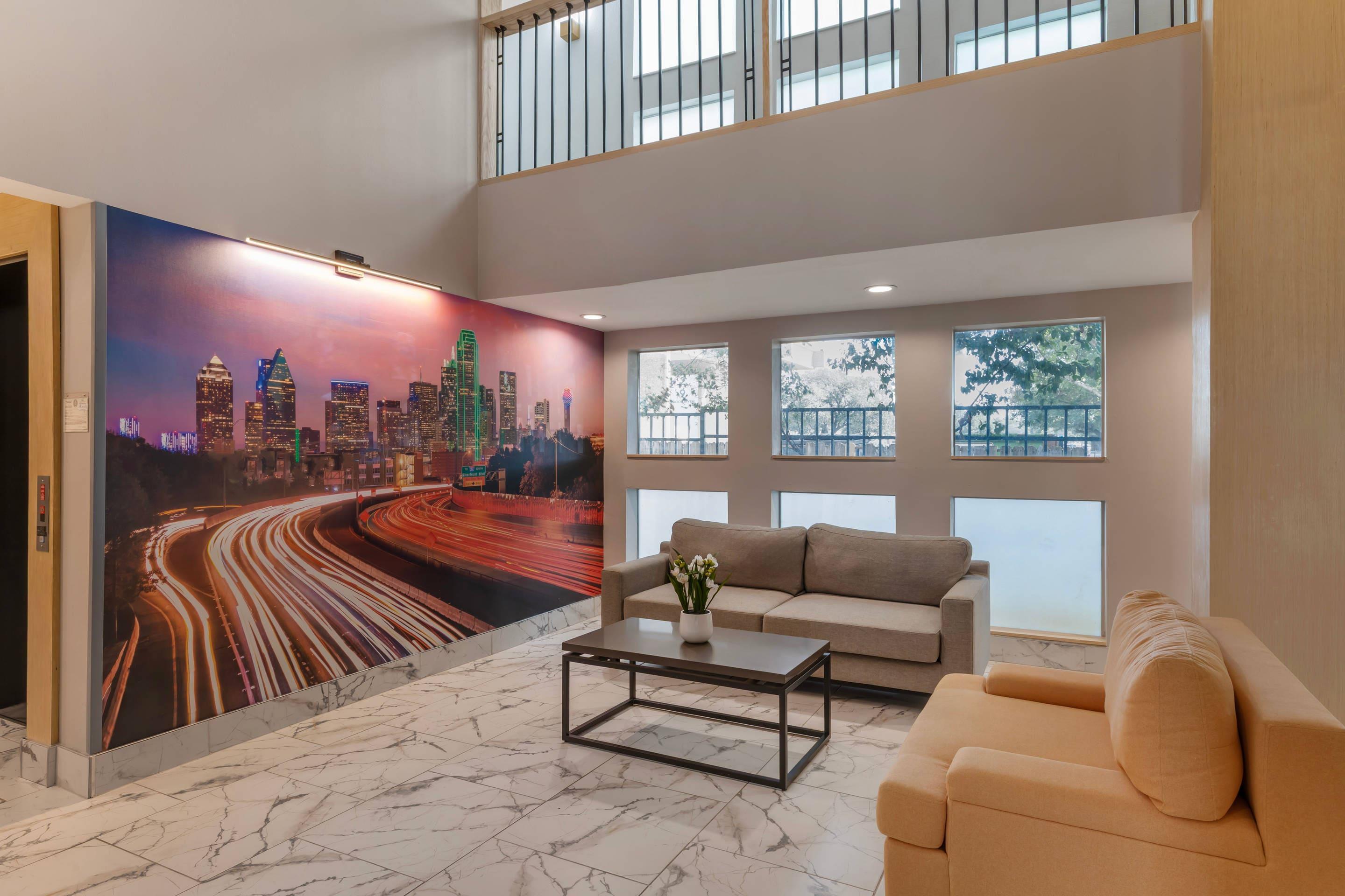 Hotel lobby | Comfort Inn & Suites Love Field - Dallas Market Center