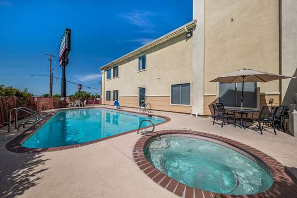 Pool - Quality Inn & Suites Terrell - I-20, Exit 501