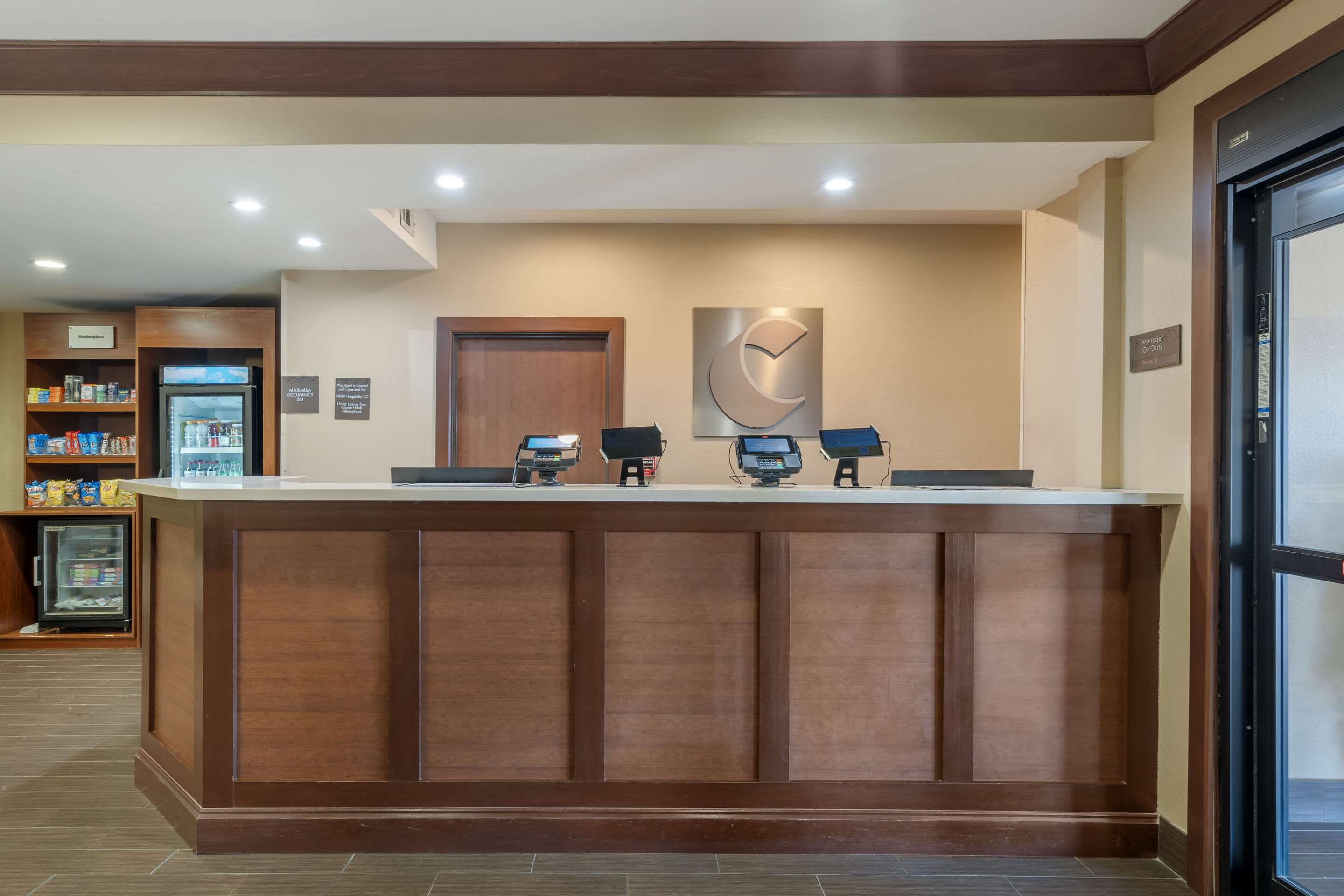 Front desk | Comfort Suites McKinney - Allen