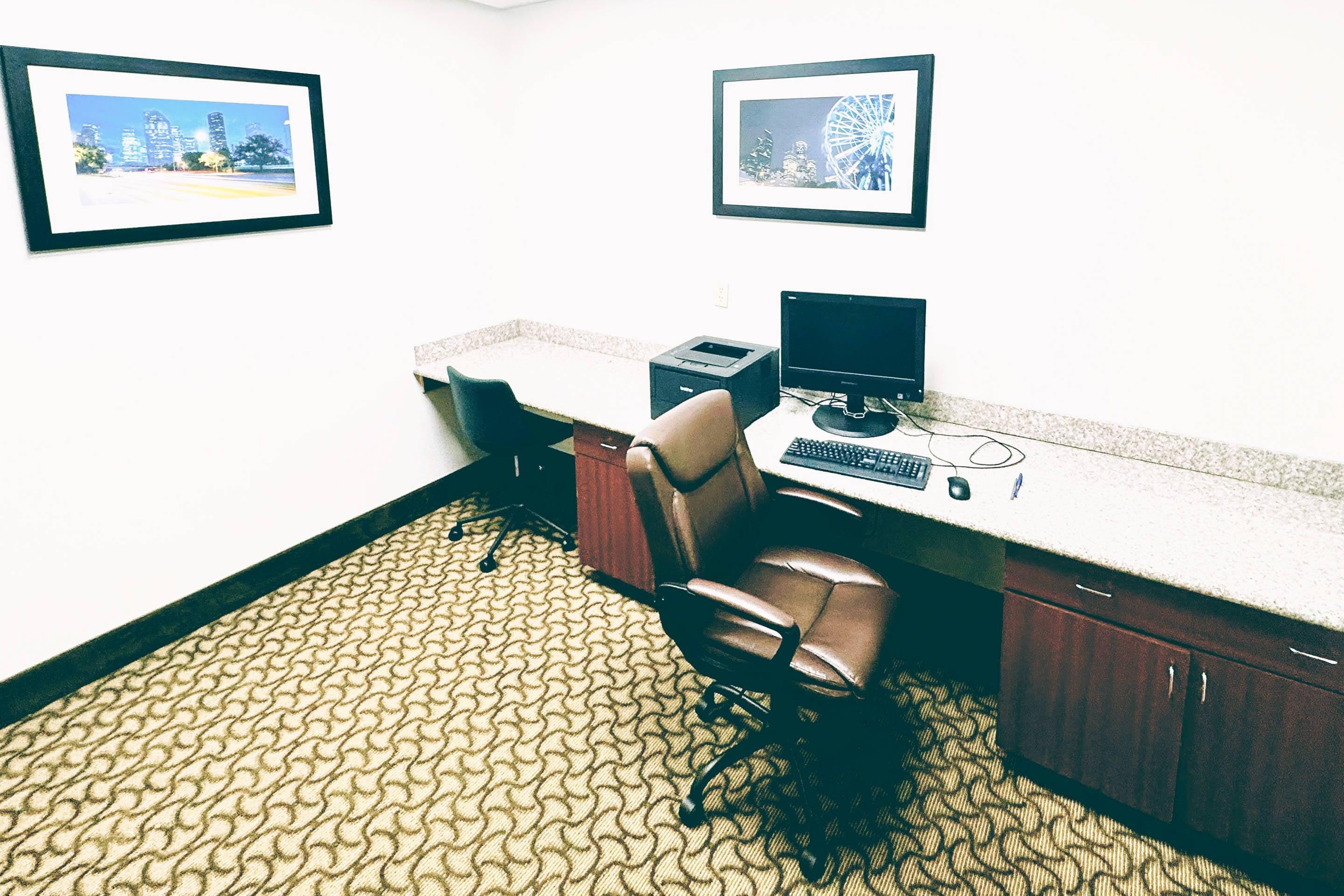 Business center | Comfort Suites Westchase Houston Energy Corridor