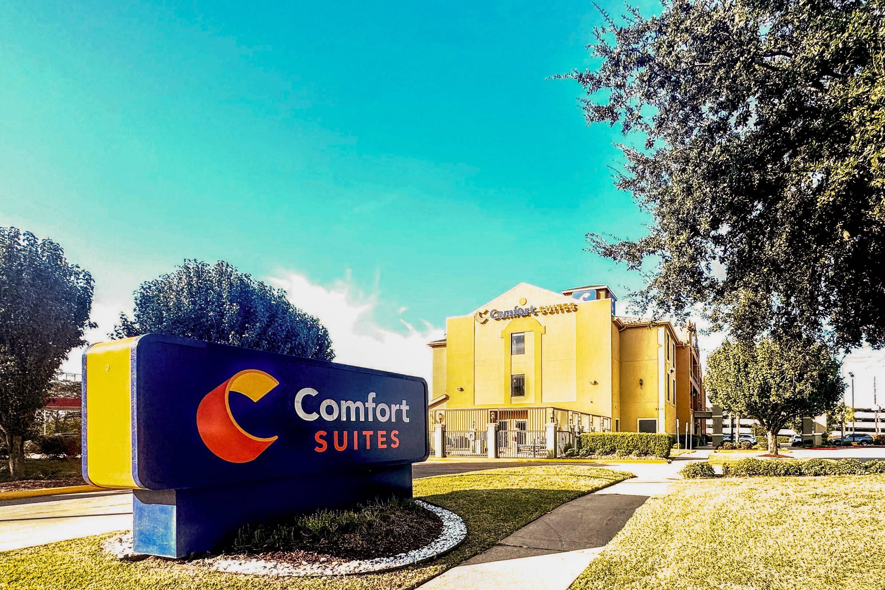Hotel exterior | Comfort Suites Westchase Houston Energy Corridor