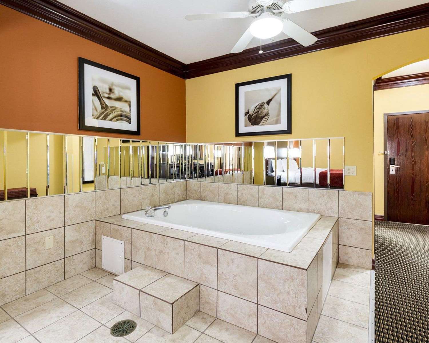 Comfort Suites Lake Jackson, TX See Discounts