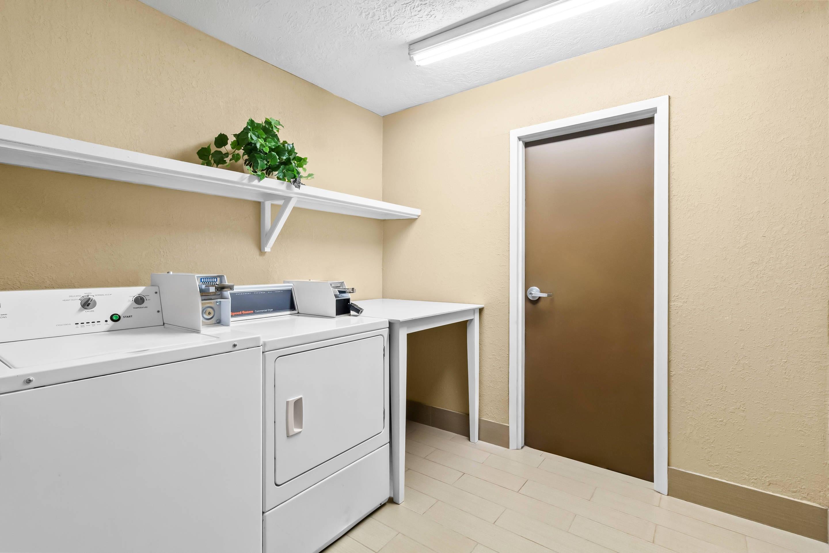 Guest laundry facilities | Comfort Suites Lake Jackson Clute