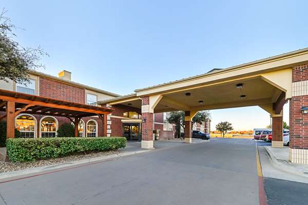 On-Site,Outdoor/Exterior,Exterior View of Building