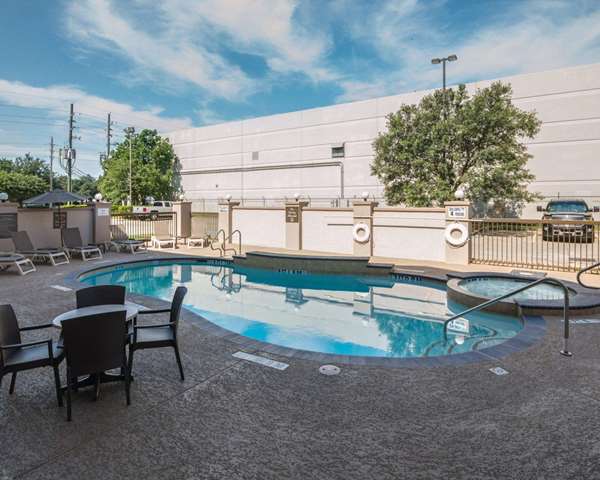 Pool - Comfort Suites Clay Road Houston