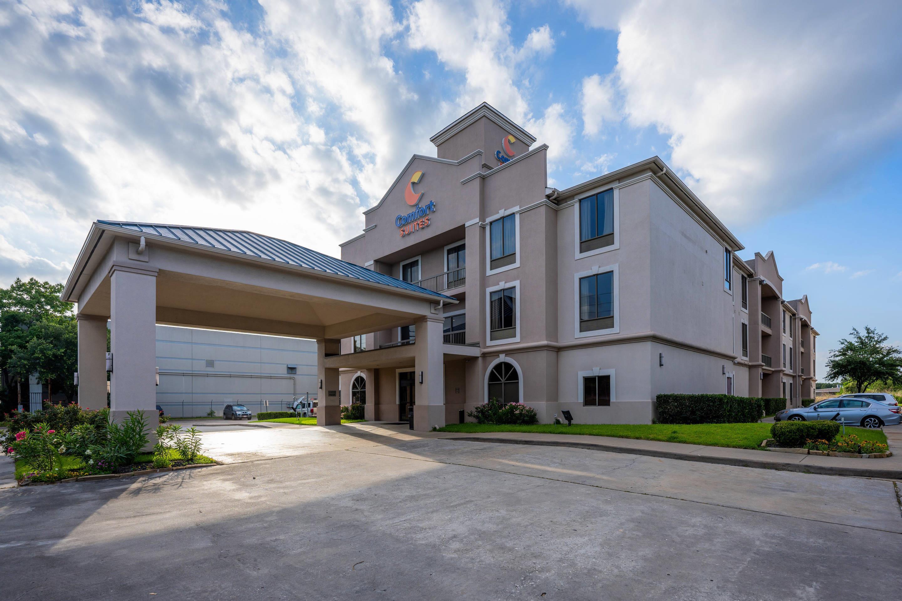 Hotel exterior | Comfort Suites Houston West at Clay Road