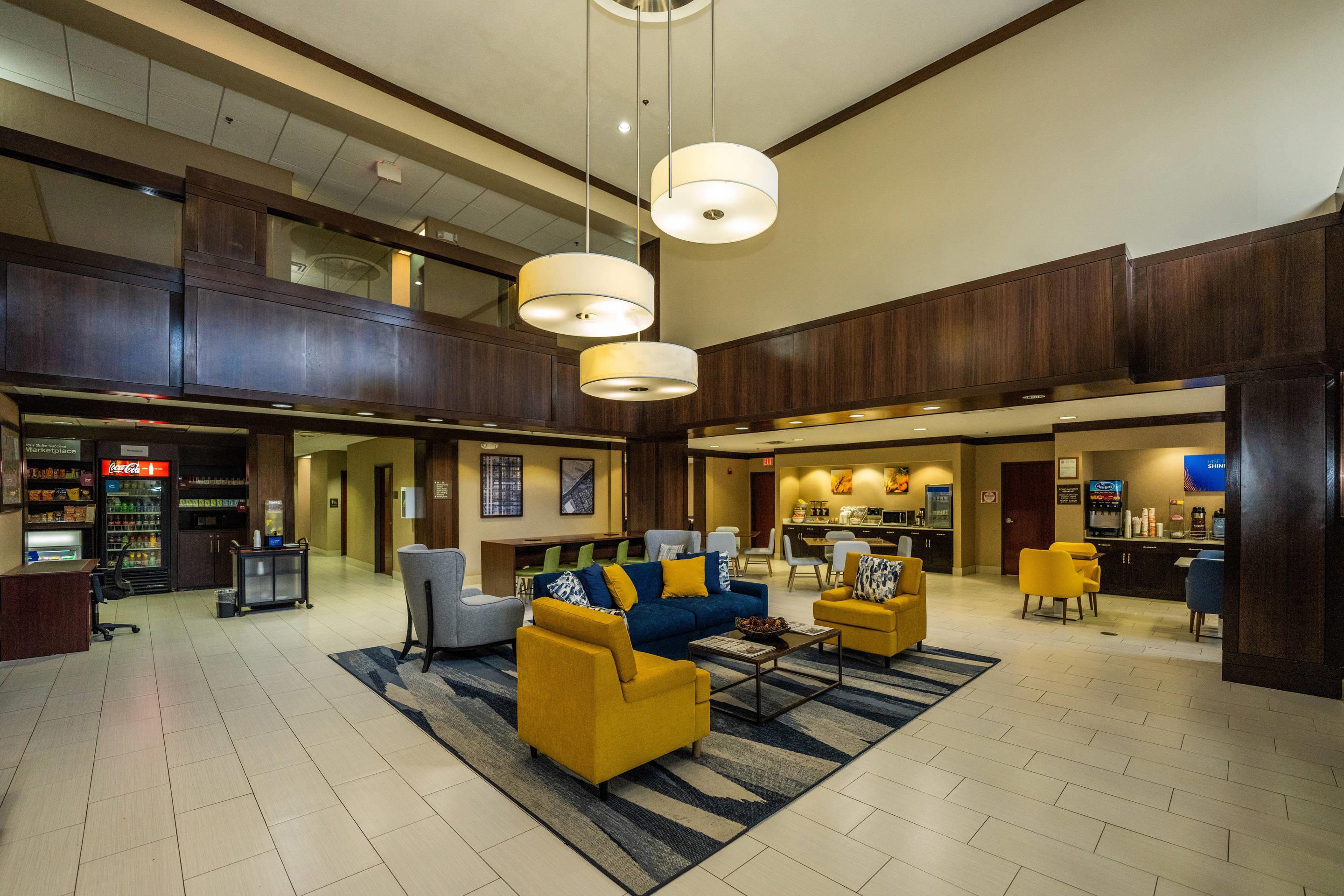 Lobby with sitting area | Comfort Suites Houston West at Clay Road
