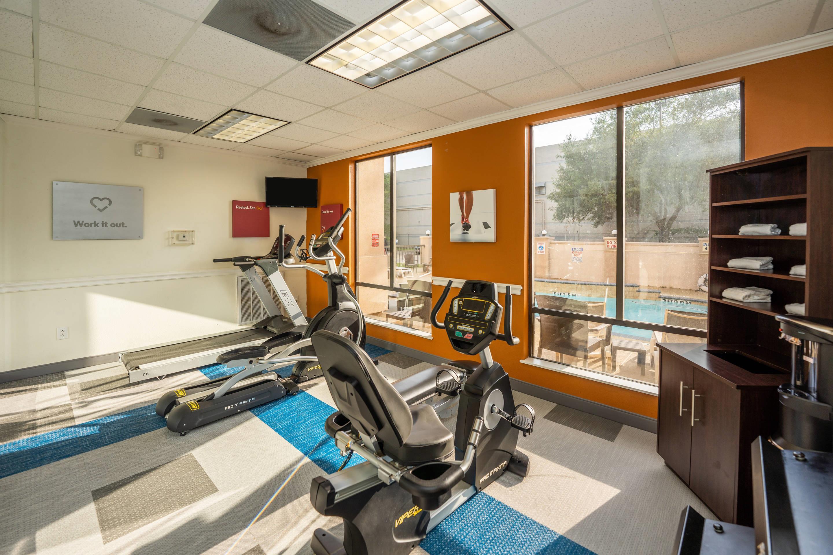Fitness center | Comfort Suites Houston West at Clay Road