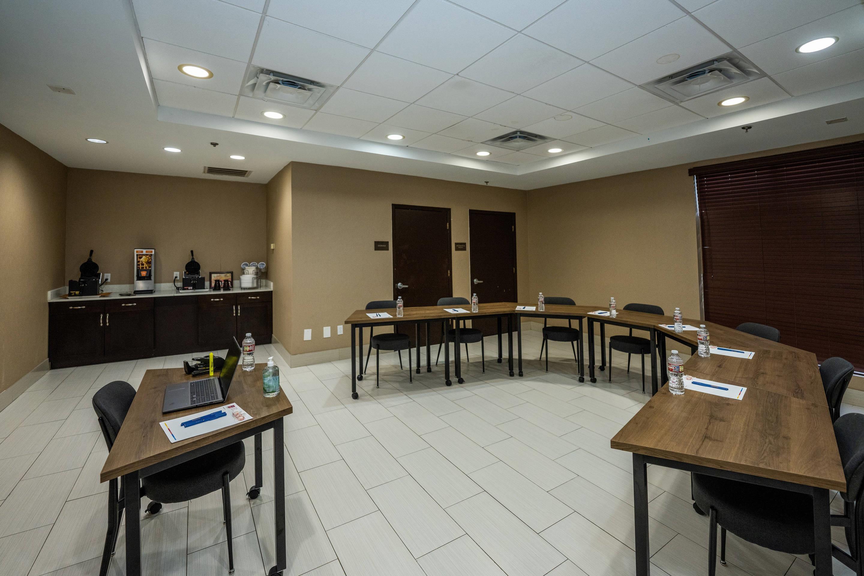 Meeting room | Comfort Suites Houston West at Clay Road