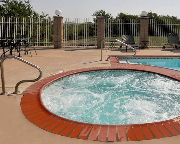Pool - Comfort Suites Roanoke