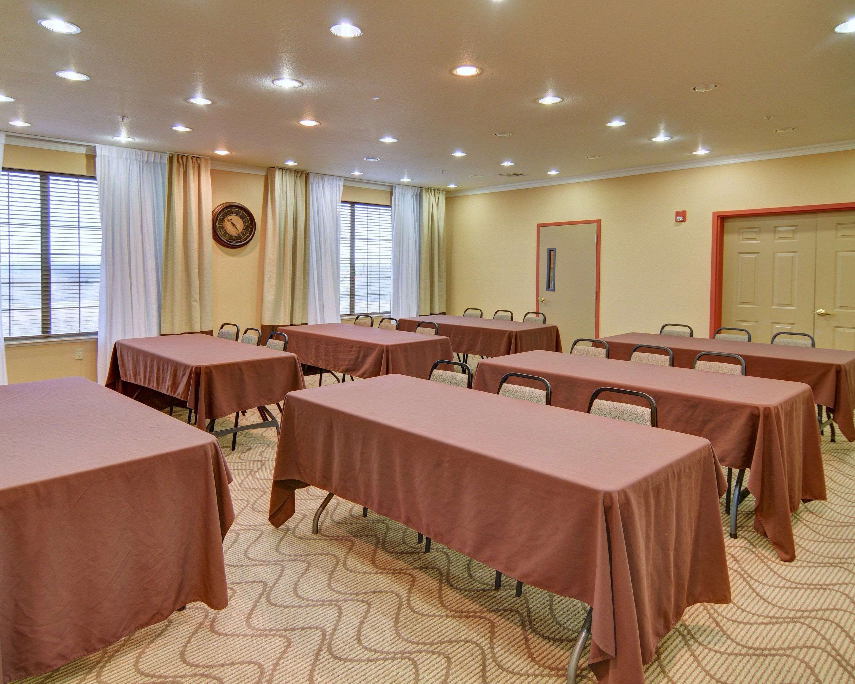 Meeting room with classroom-style setup | Comfort Suites Roanoke - Fort Worth North