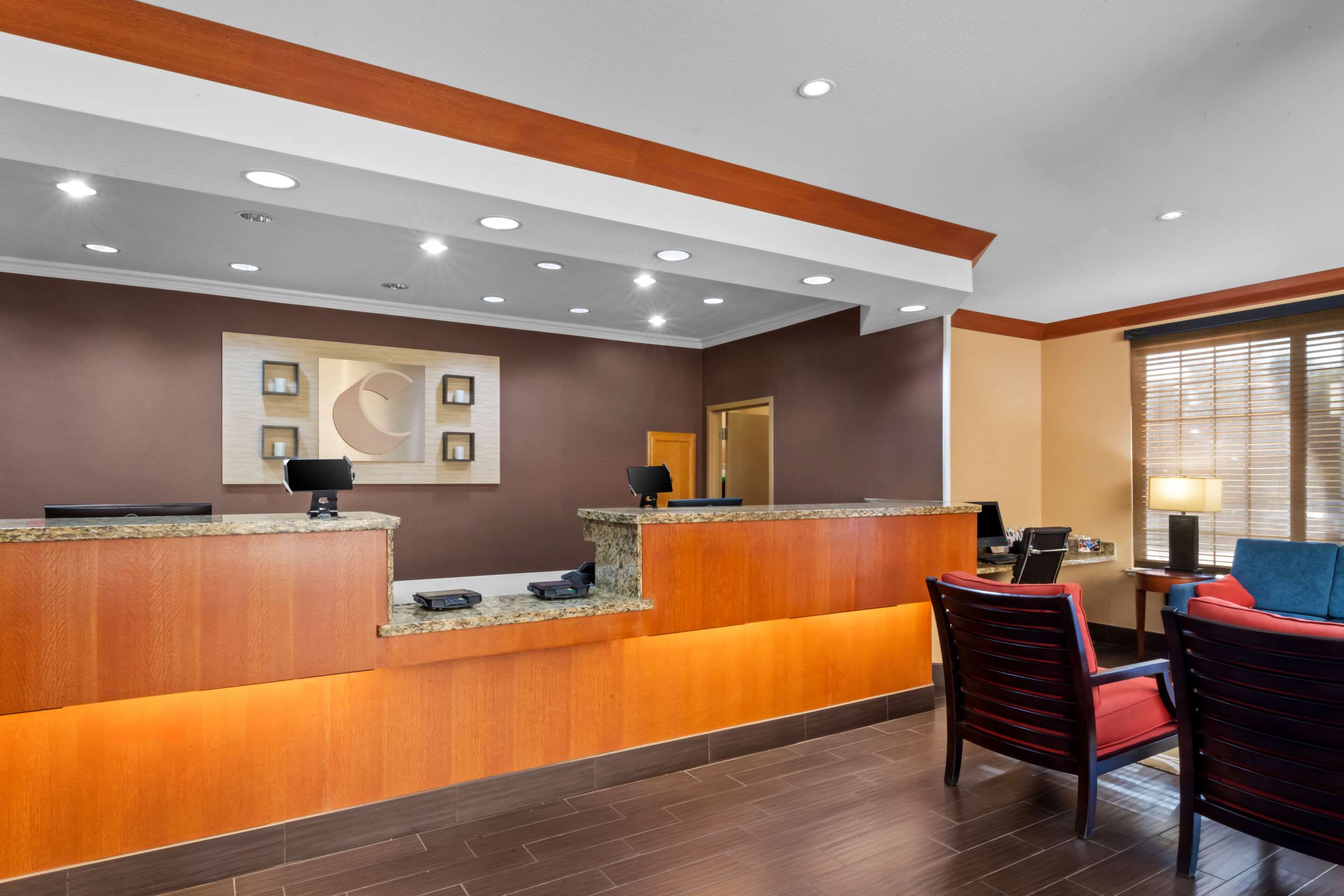Hotel lobby | Comfort Suites Roanoke - Fort Worth North
