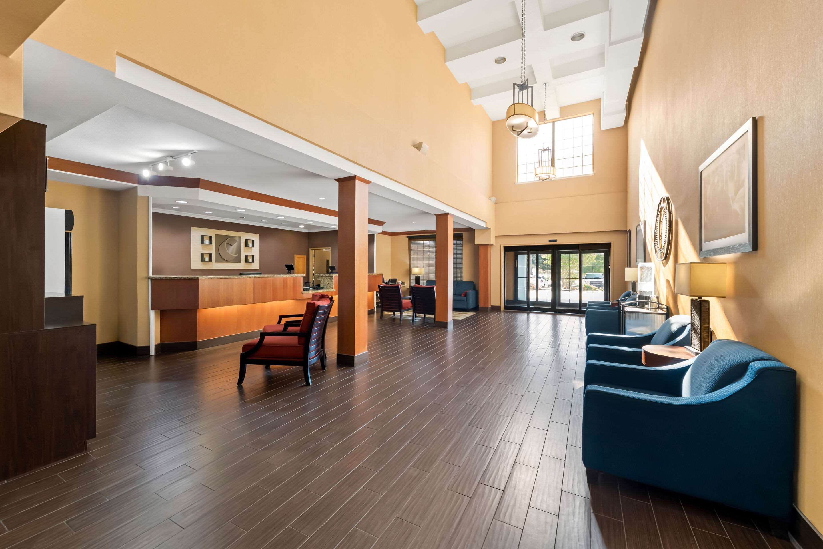 Hotel lobby | Comfort Suites Roanoke - Fort Worth North