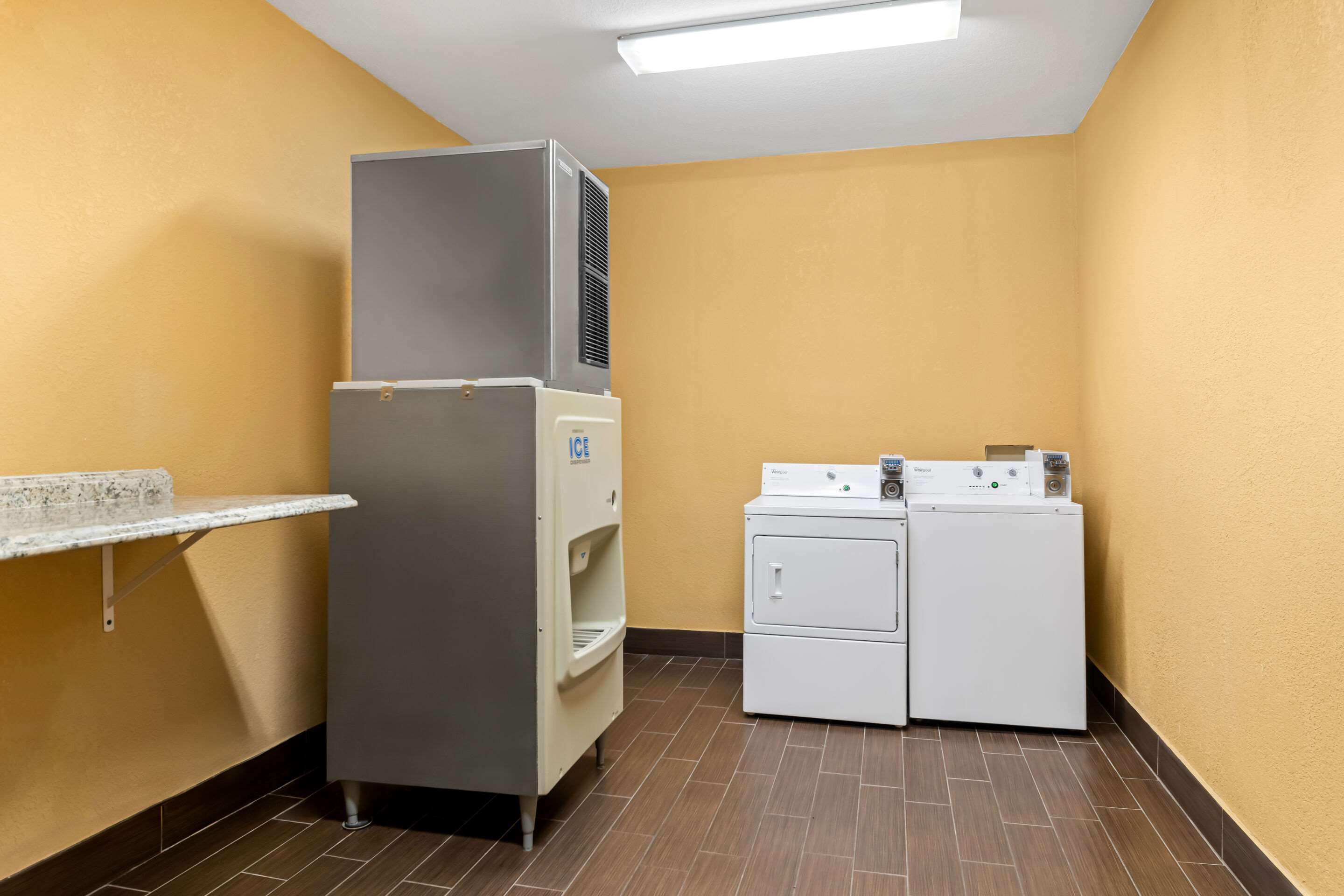 Guest laundry facilities | Comfort Suites Roanoke - Fort Worth North