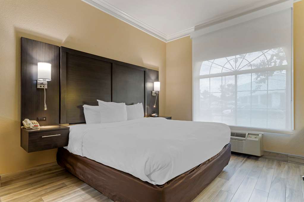 COMFORT SUITES KINGWOOD HOUSTON NOR-guestroom-Guest Room,Suite,On-Site.jpg