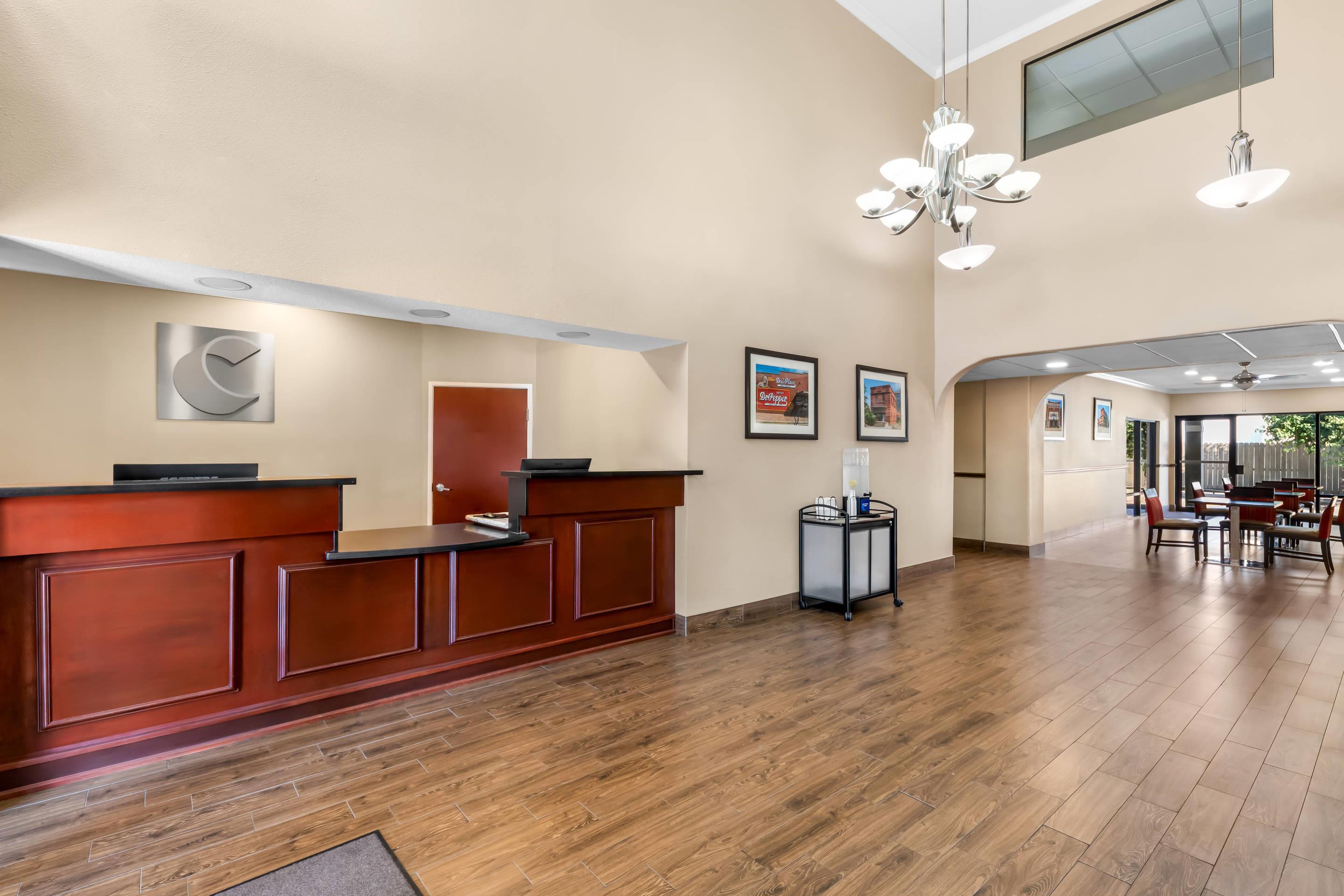 Hotel lobby | Comfort Inn Corsicana East