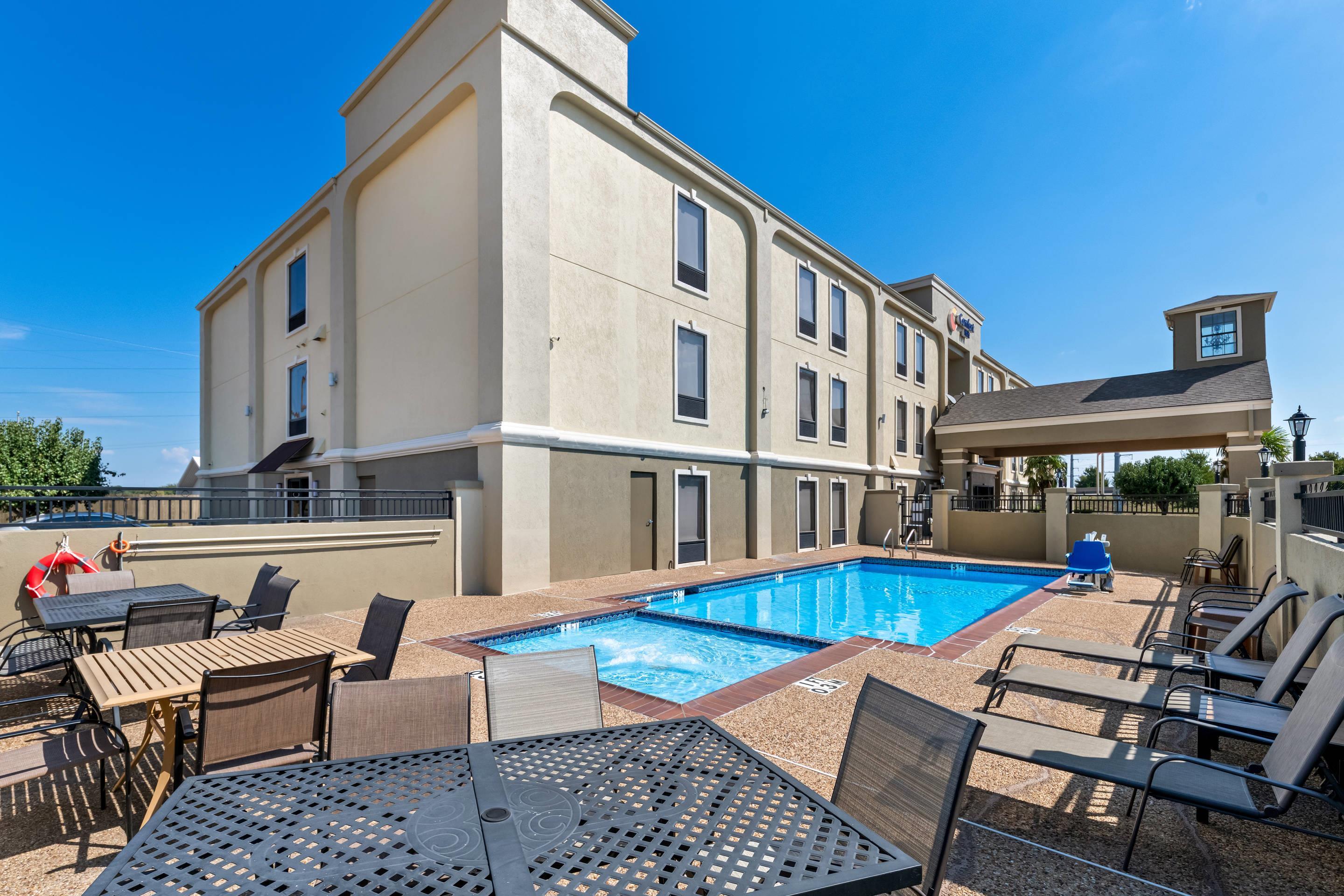 Relax by the pool | Comfort Inn Corsicana East