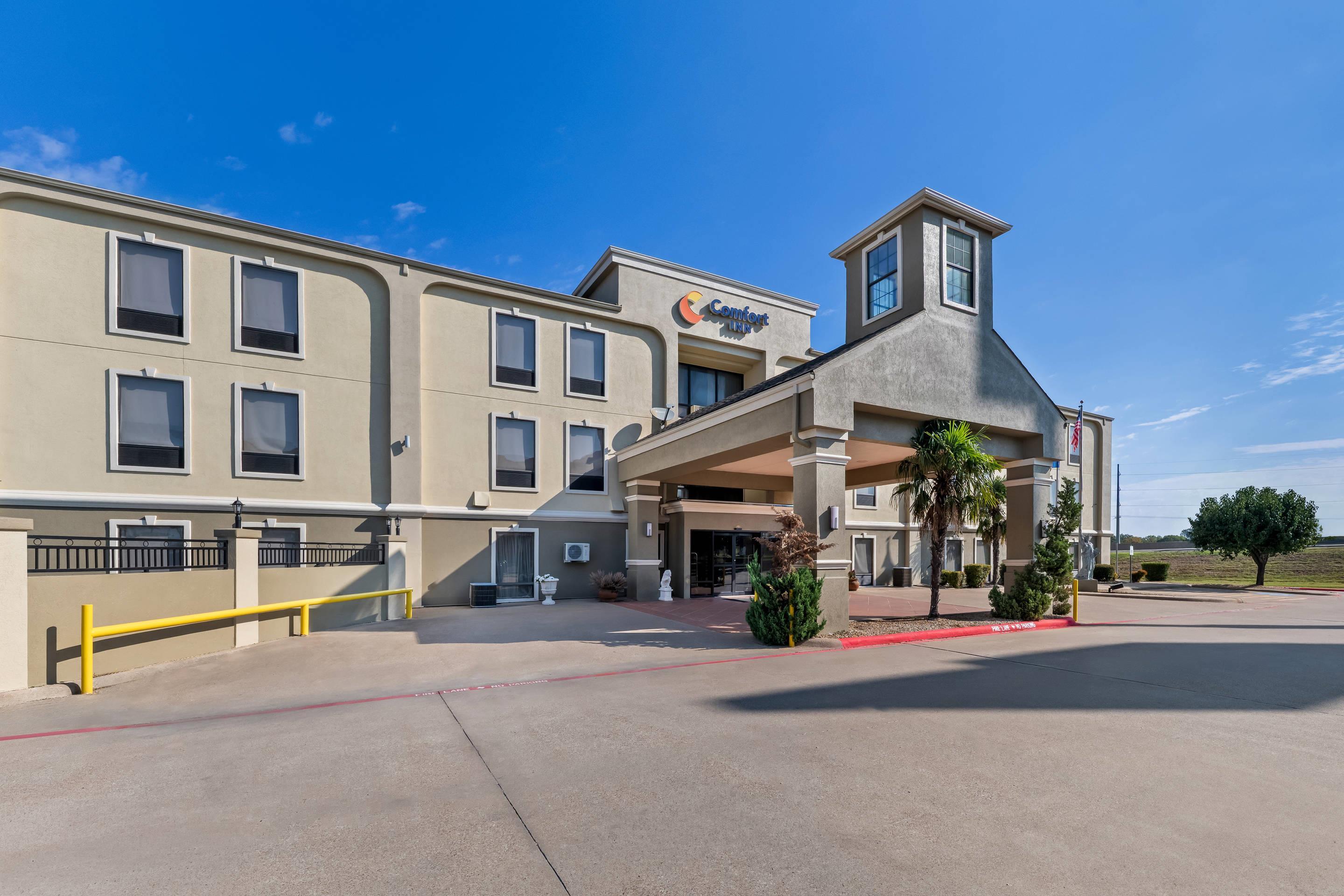 Hotel exterior | Comfort Inn Corsicana East