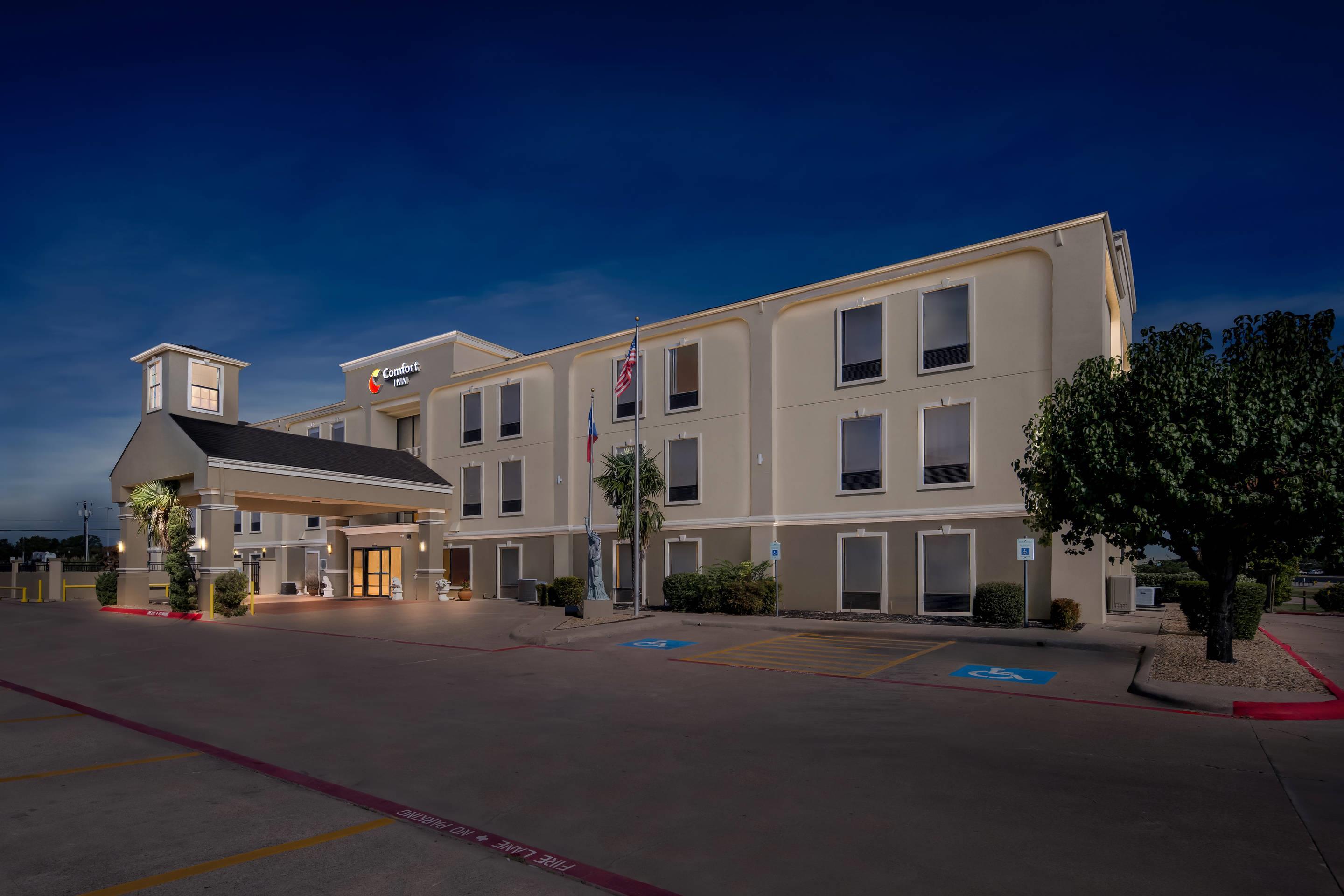 Hotel exterior | Comfort Inn Corsicana East