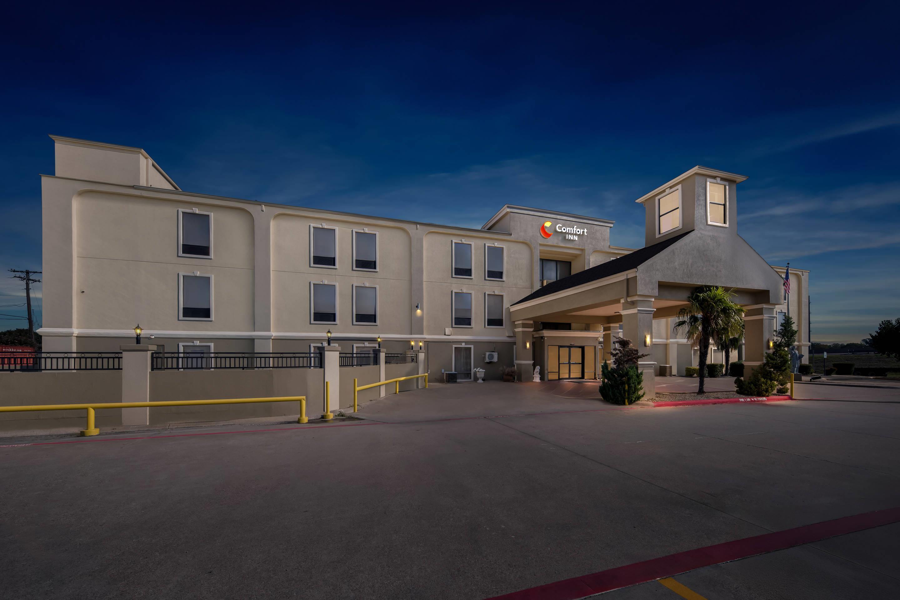 Hotel exterior | Comfort Inn Corsicana East