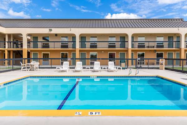 Pool - Quality Inn Arlington Highlands Arlington - I-20, Exit 450