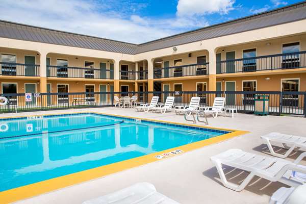 Pool - Quality Inn Arlington Highlands Arlington - I-20, Exit 450