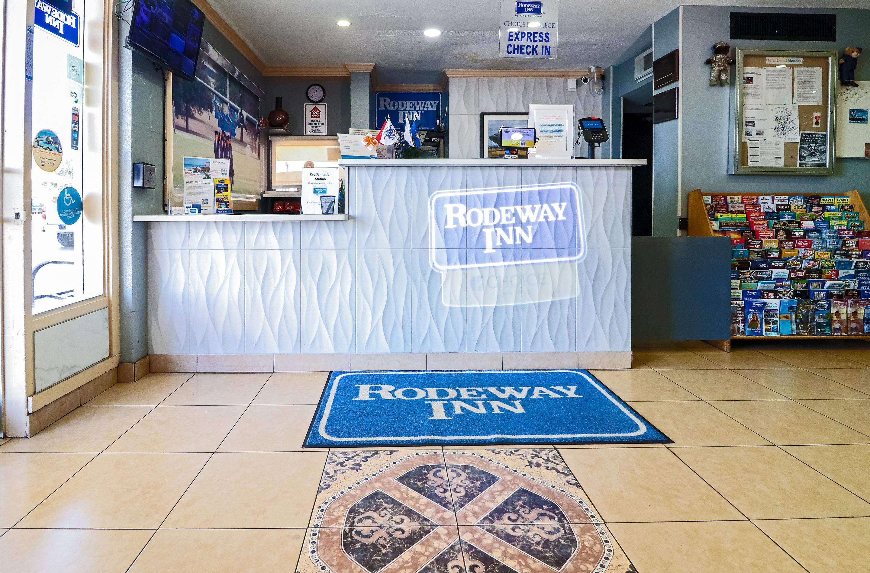 Front desk | Rodeway Inn San Antonio Lackland AFB - SeaWorld