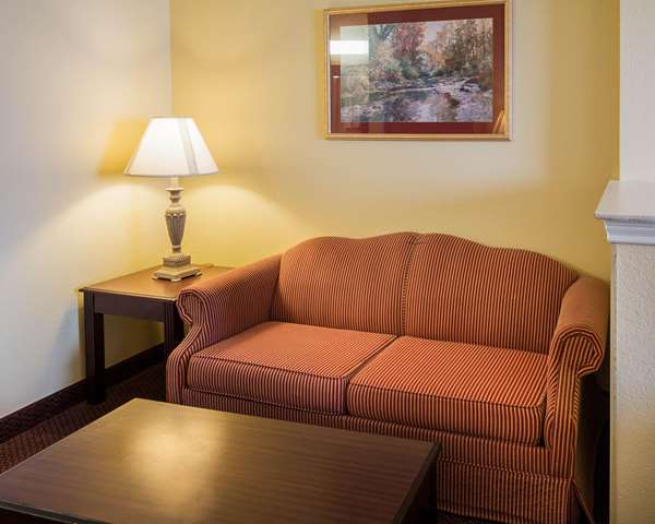  - Comfort Suites Texarkana - I-30, Exit 220B