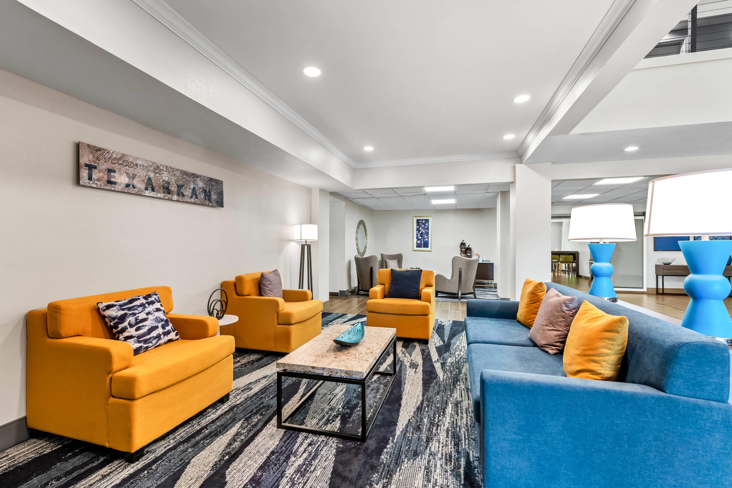 Hotel lobby | Comfort Suites Texarkana Texas