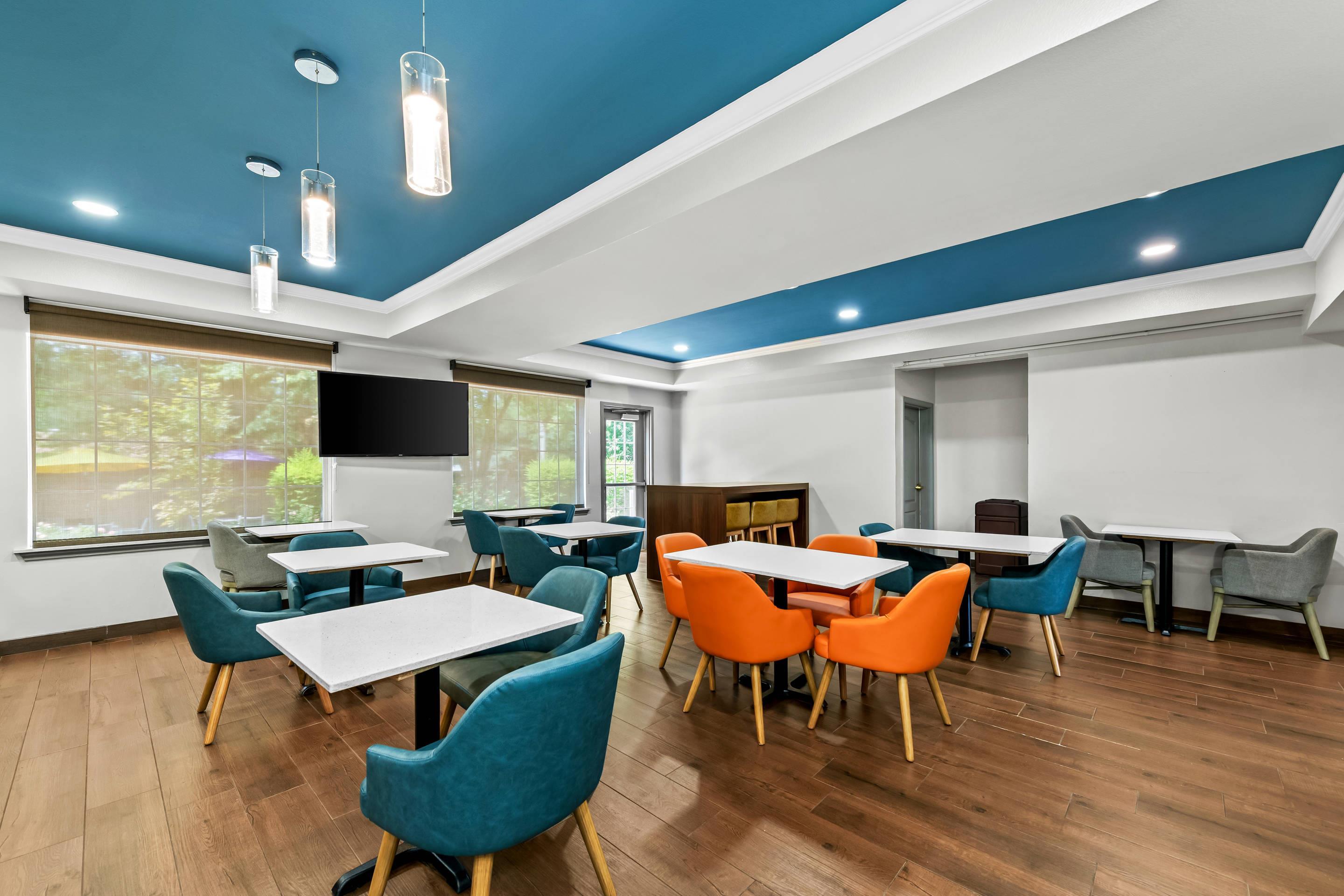 Breakfast area | Comfort Suites Texarkana Texas