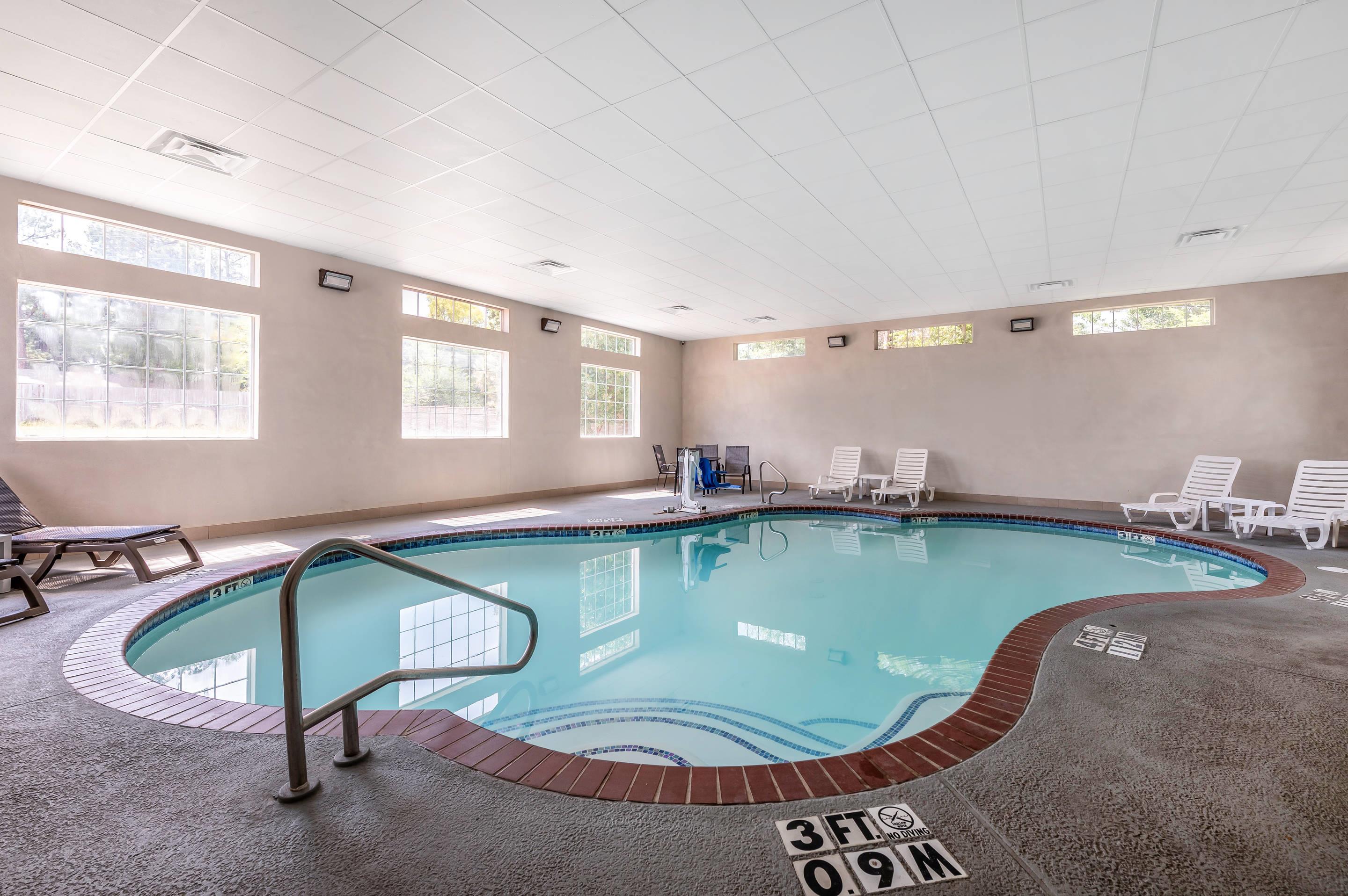 Relax by the pool | Comfort Suites Texarkana Texas