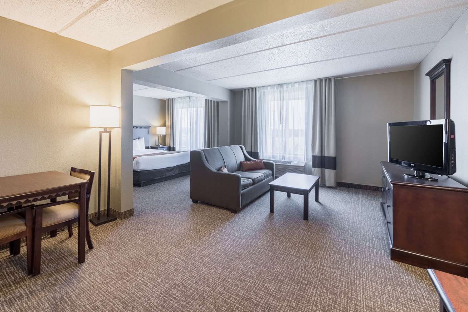 Comfort Suites Airport Austin, TX See Discounts