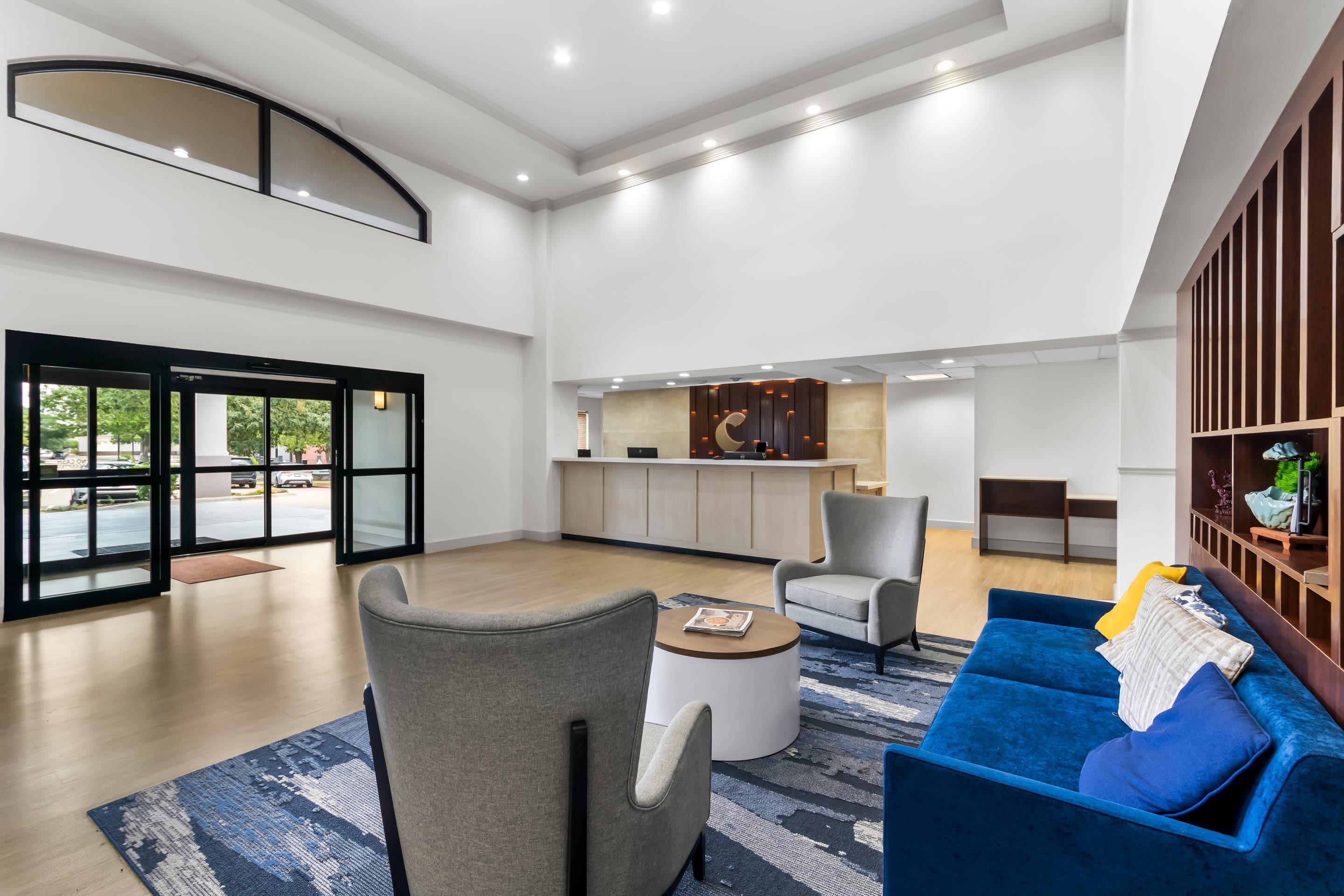 Hotel lobby | Comfort Suites Austin Airport