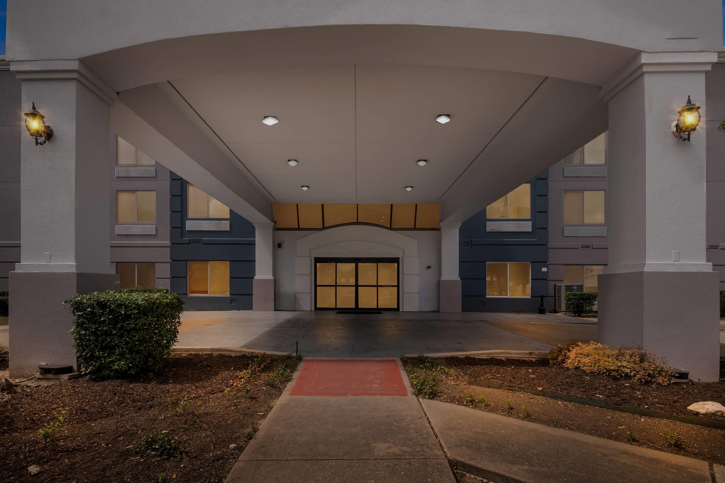 Twilight | Comfort Suites Austin Airport