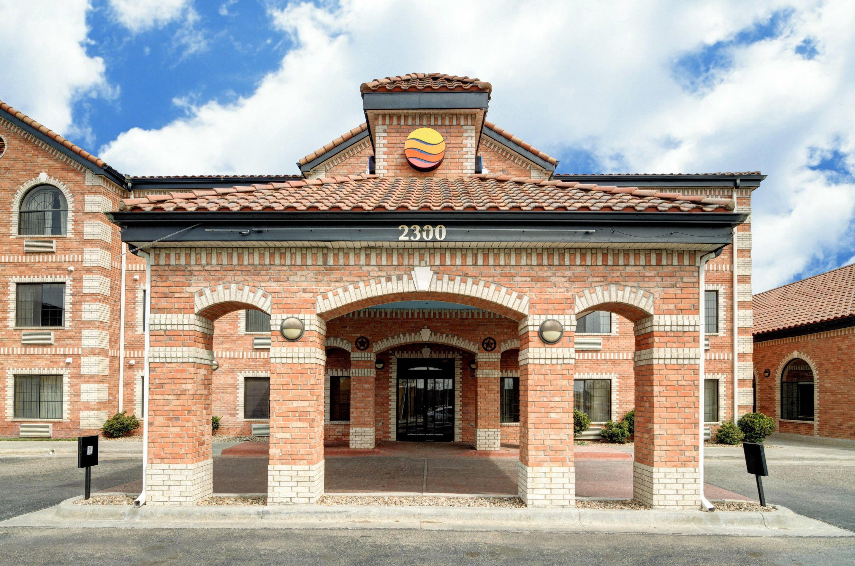 Hotel entrance | Comfort Inn And Suites Amarillo