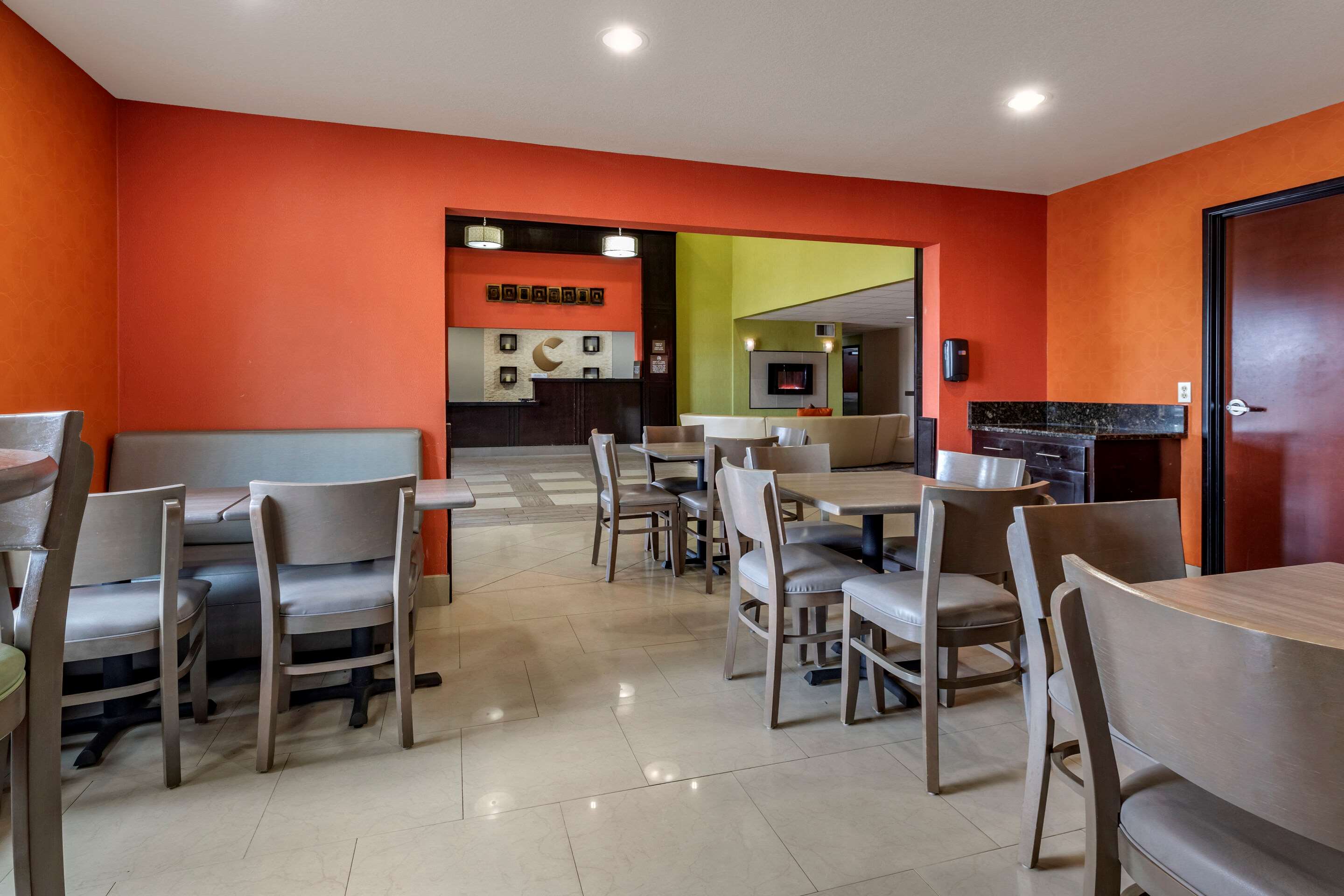 Breakfast area | Comfort Inn & Suites Mansfield