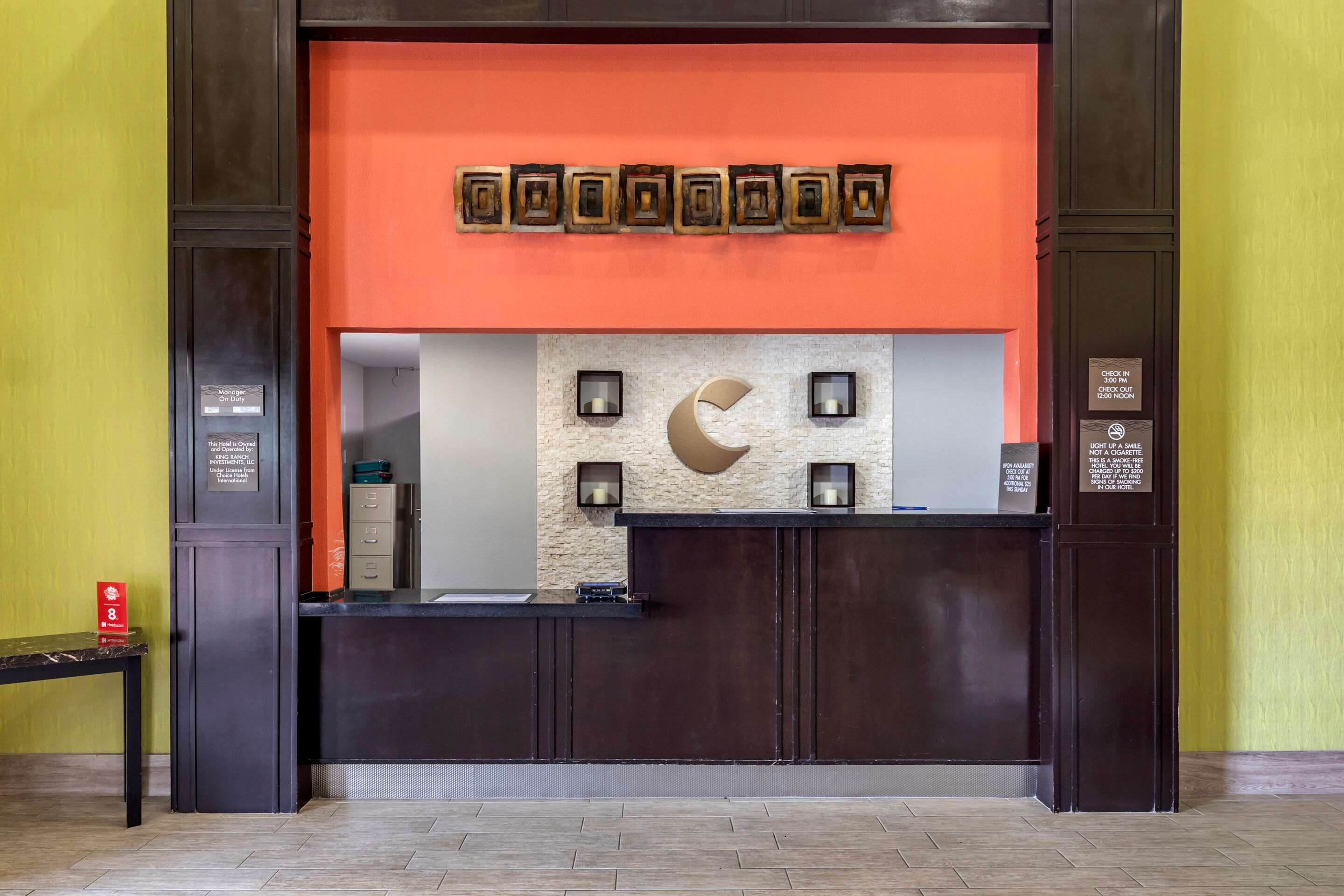Front desk | Comfort Inn & Suites Mansfield