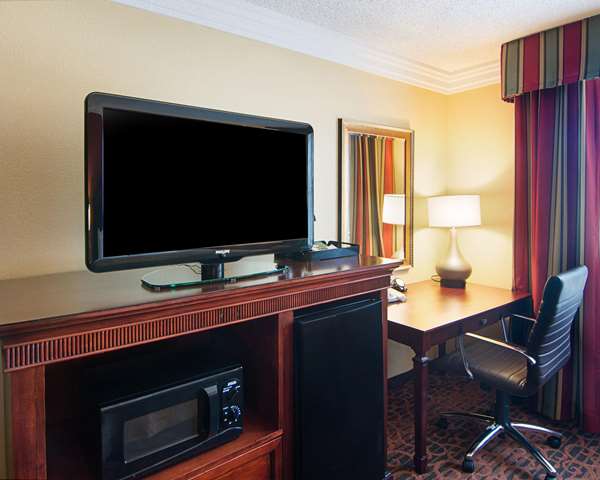  - Comfort Inn & Suites West Katy - I-10, Exit 745