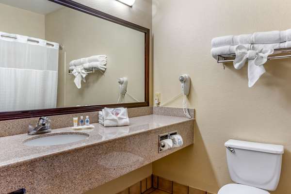  - Comfort Suites Plainview - I-27, Exit 49