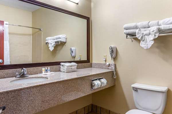  - Comfort Suites Plainview - I-27, Exit 49