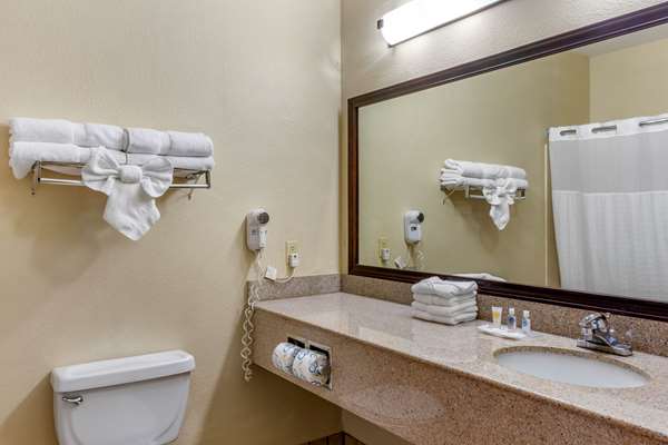  - Comfort Suites Plainview - I-27, Exit 49