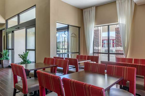 Amenities - Comfort Suites Plainview - I-27, Exit 49