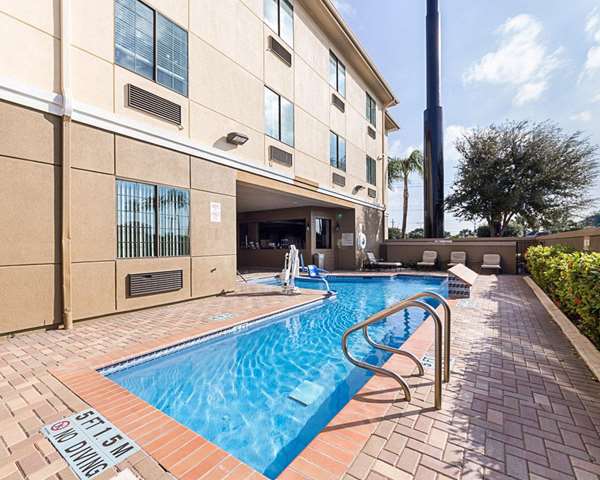 Pool - Comfort Suites McAllen