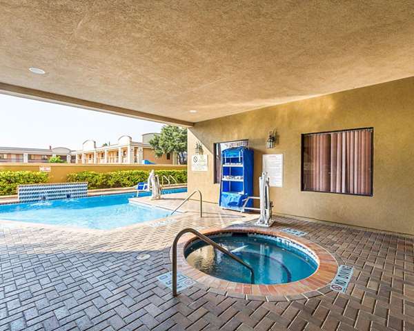 Pool - Comfort Suites McAllen
