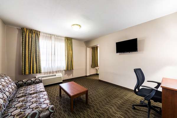 Suite - Quality Inn San Marcos - I-35, Exit 206