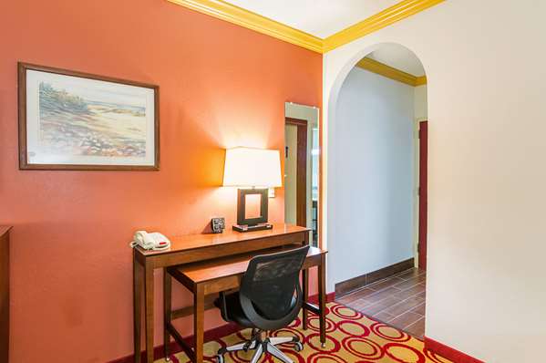 Suite - Quality Suites Lubbock