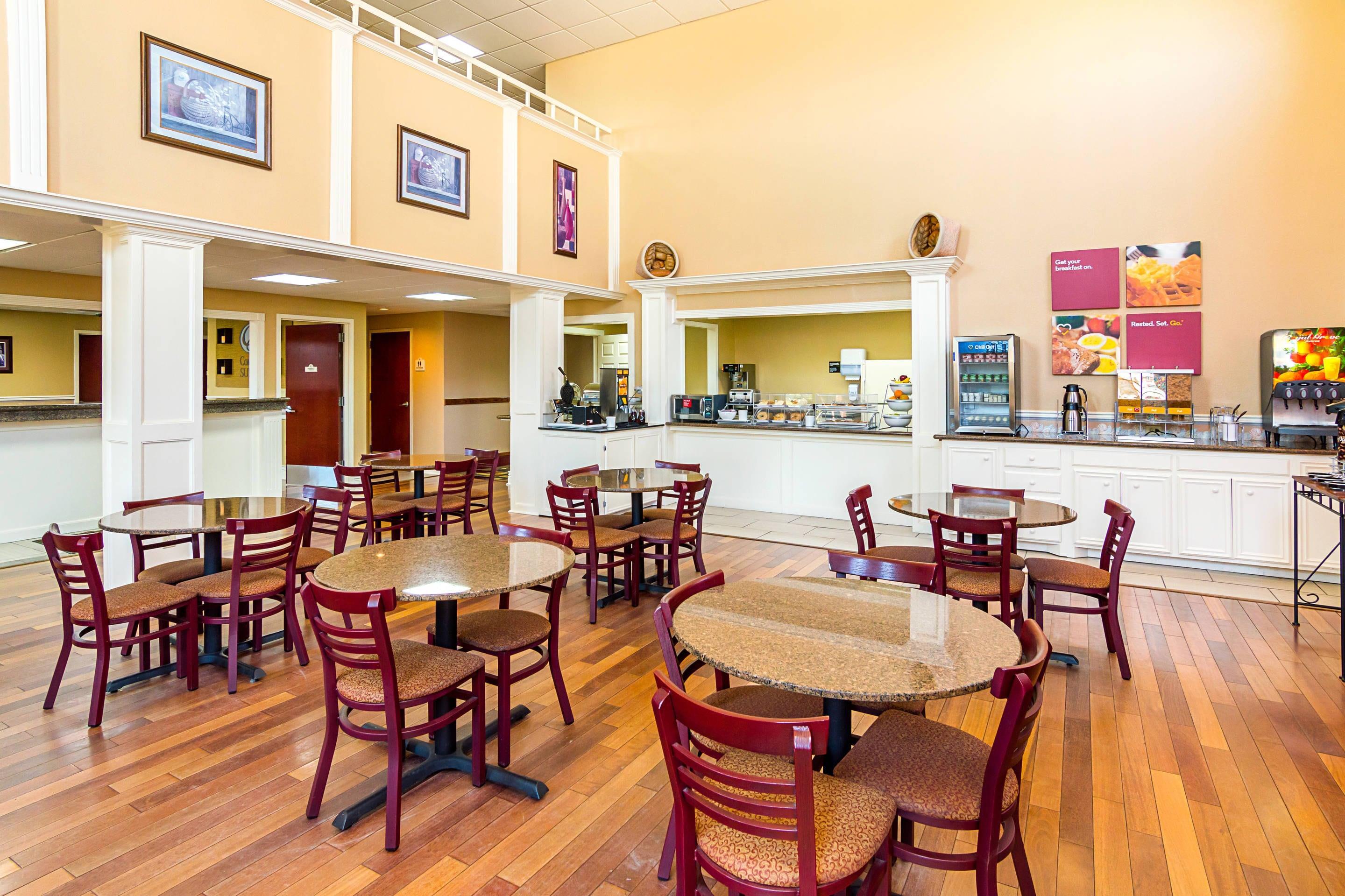 Breakfast area | Comfort Suites Lubbock