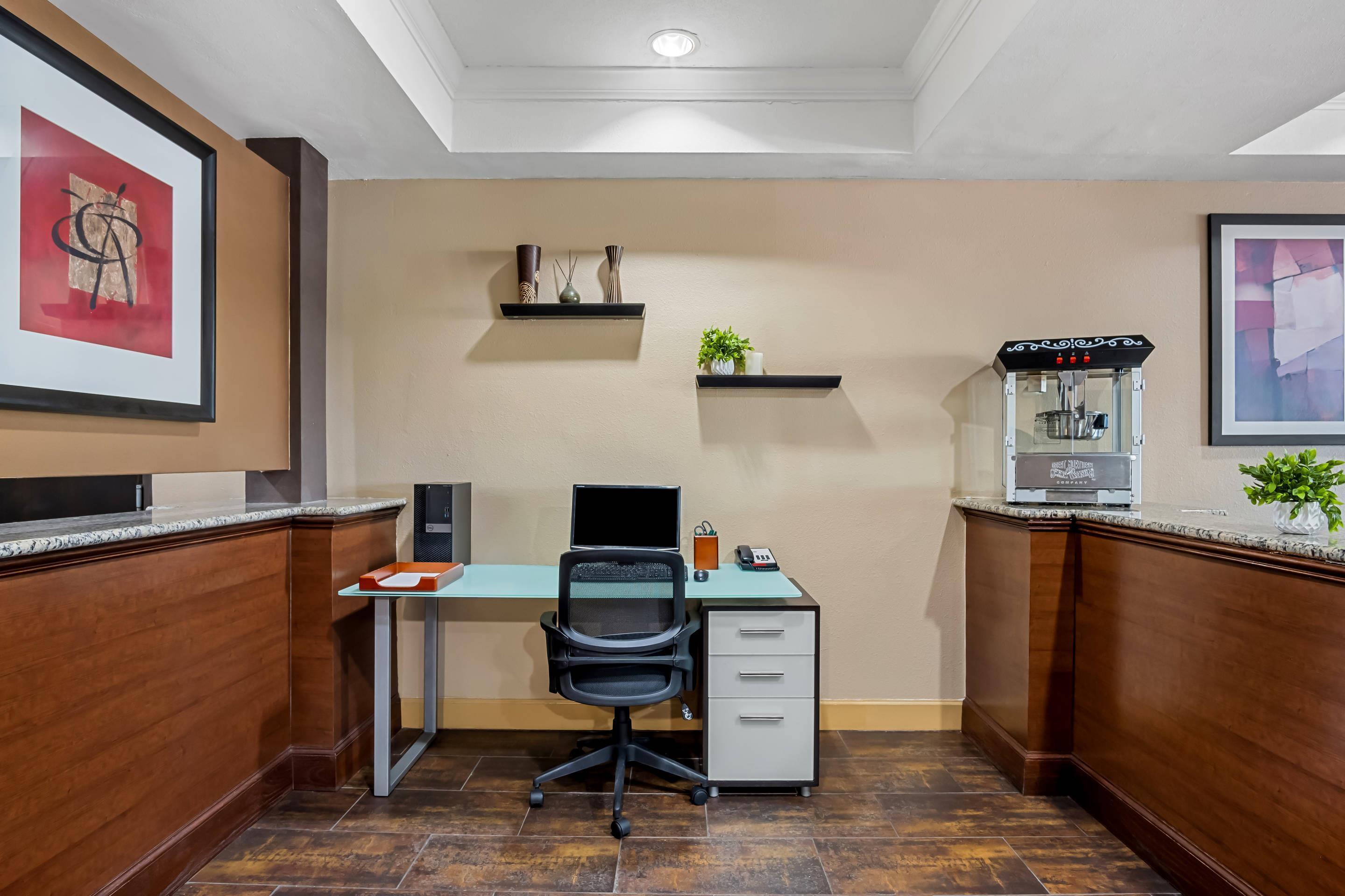 Business center | Quality Suites Las Colinas Center