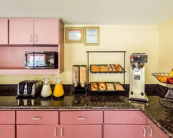Amenities - Rodeway Inn & Suites Northwest Houston