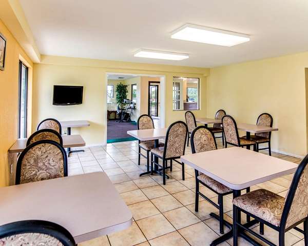 Amenities - Rodeway Inn & Suites Northwest Houston